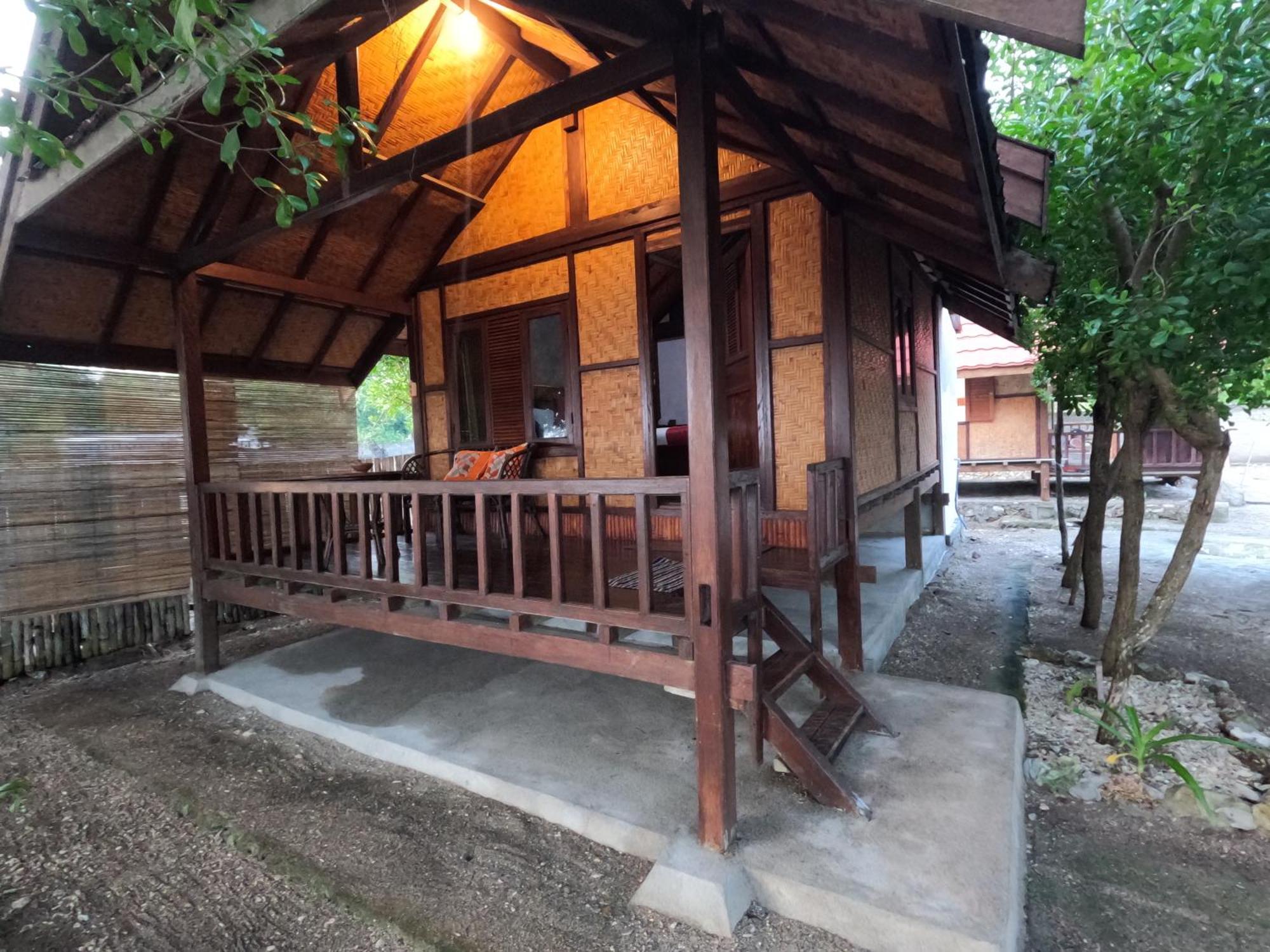 Maryan Moyo Bungalows & Resto Moyo Island Extérieur photo