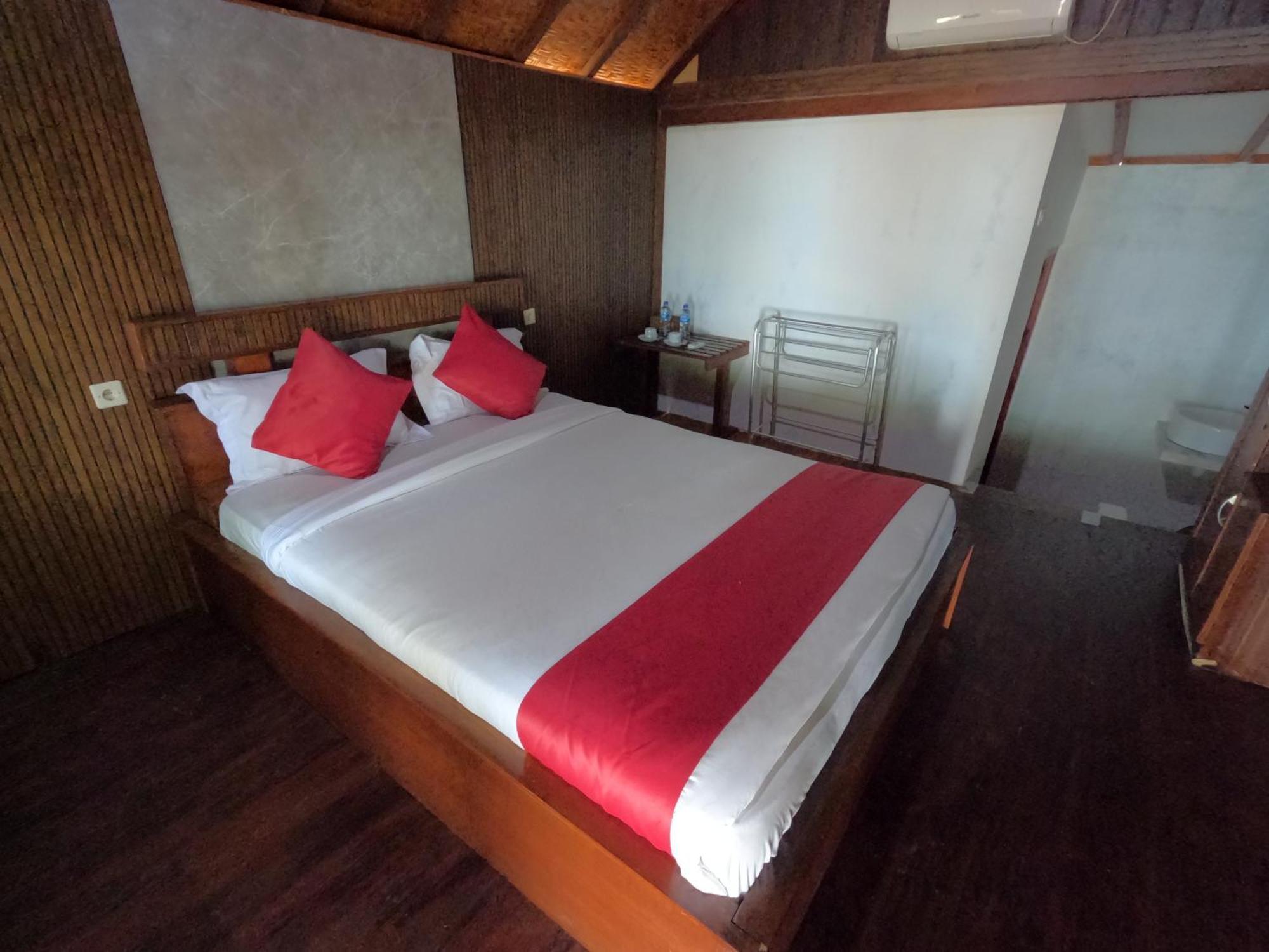 Maryan Moyo Bungalows & Resto Moyo Island Extérieur photo