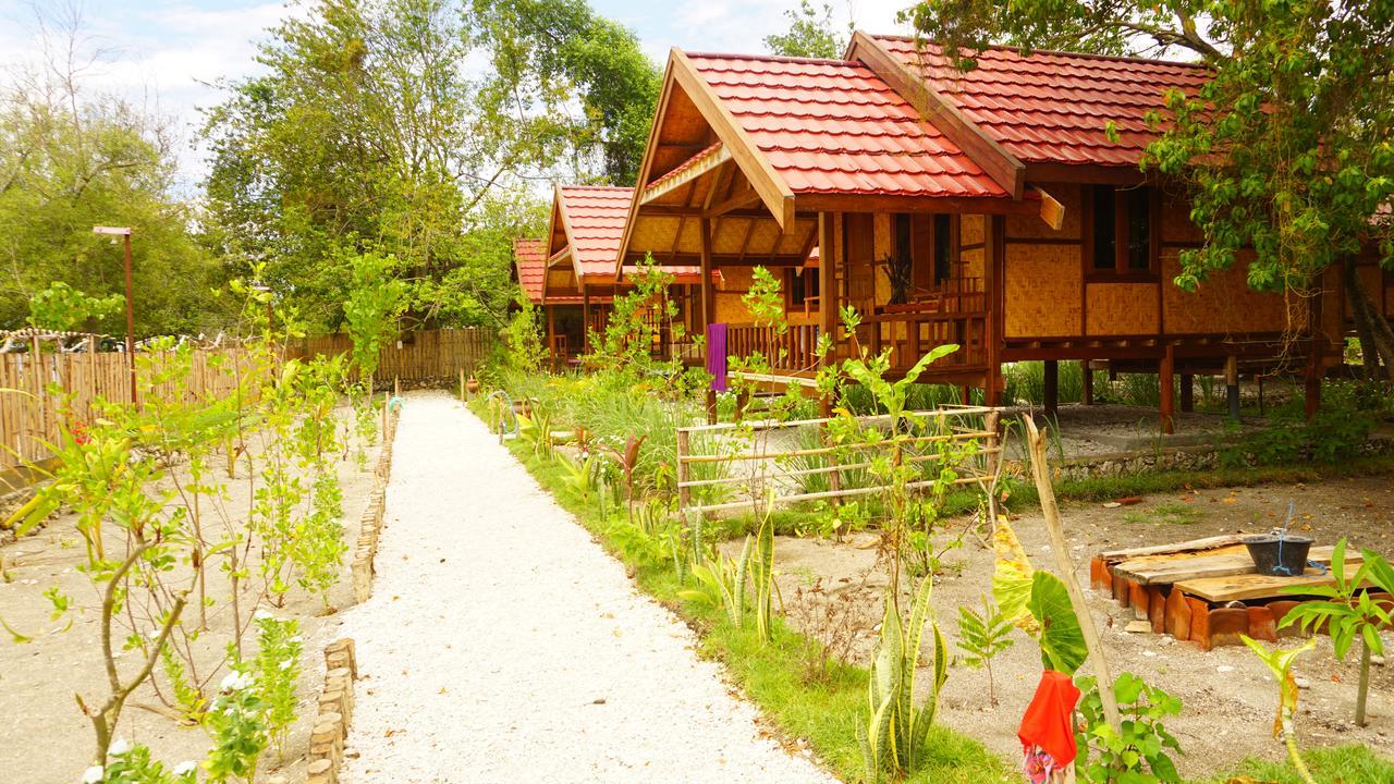 Maryan Moyo Bungalows & Resto Moyo Island Extérieur photo