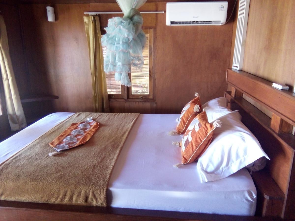 Maryan Moyo Bungalows & Resto Moyo Island Extérieur photo