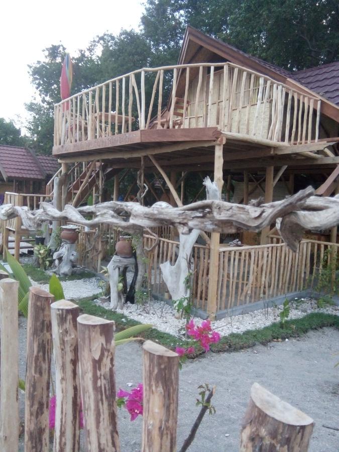 Maryan Moyo Bungalows & Resto Moyo Island Extérieur photo