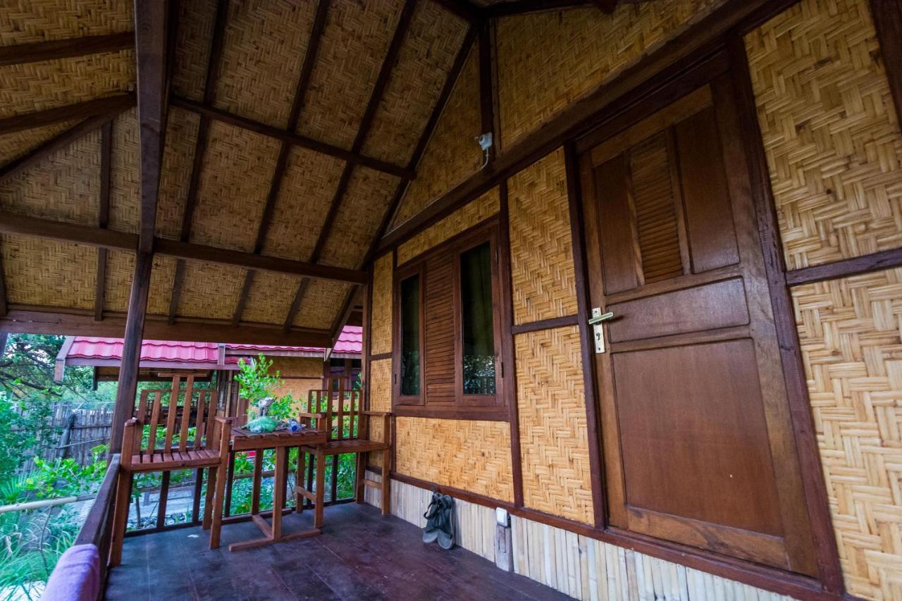 Maryan Moyo Bungalows & Resto Moyo Island Extérieur photo